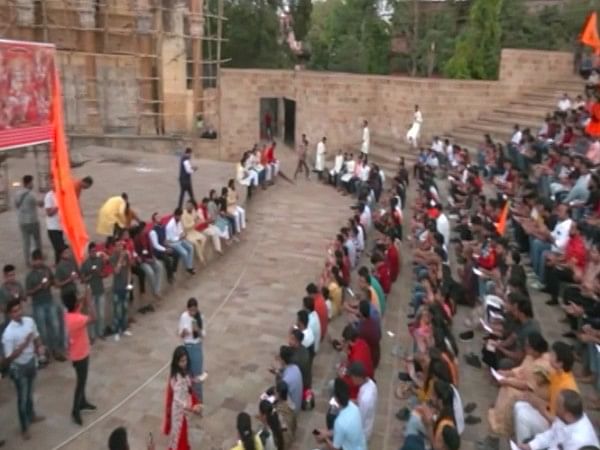 Maharashtra: Huge crowd recite Hanuman Chalisa at Nagpur's Gandhibagh Garden