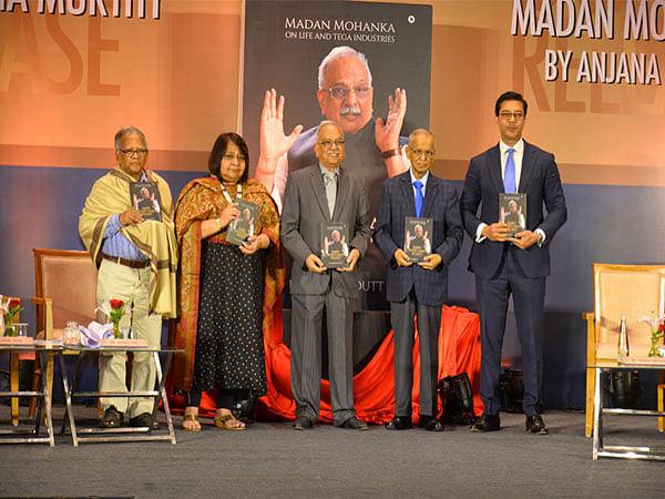 Narayana Murthy releases Madan Mohanka's biography 