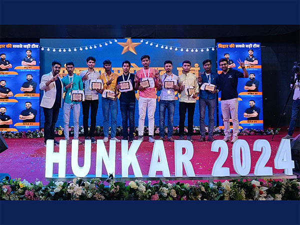 Vidyakul commemorates the success of top-performing students with felicitation ceremony