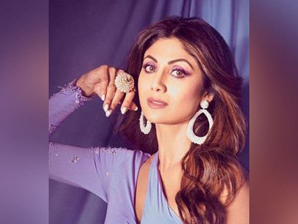 Shilpa Shetty treats fans with a goofy picture from Bangalore diaries