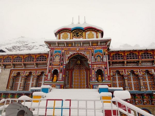 Thick blanket of snow covers Uttarakhand's Badrinath Dham – ThePrint ...