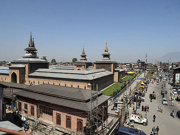 Srinagar: Peace returns to old city, thousands converge at Jamia Masjid, observe 'Laylat-al-Qadr'