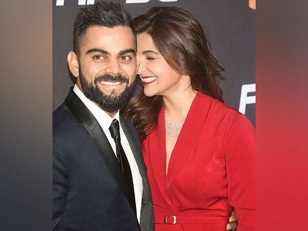 Love On Cricket Field: Virat Kohli Blows A Kiss To Wife Anushka During ...