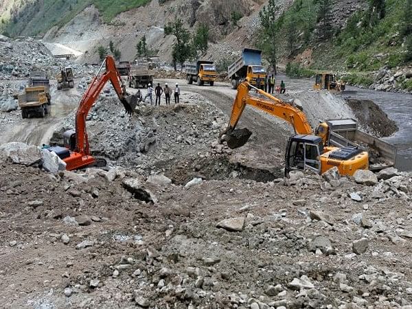 Thar Coal Project: Chinese contractors worried over non-payments of dues by Pakistan Thar Coal Project: Chinese contractors worried over non-payments of dues by Pakistan