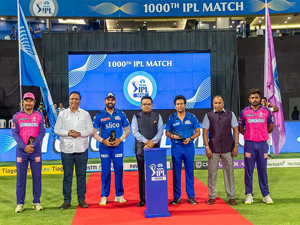 Stars of IPL 2008, MI-RR skippers felicitated at ceremony on tournament's 1000th match