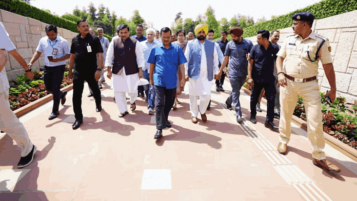 Delhi CM Arvind Kejriwal visits Raj Ghat ahead of his questioning by the CBI in the alleged liquor policy scam case, Sunday | Twitter: @ArvindKejriwal