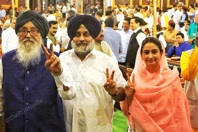 Parkash Singh Badal with his son Sukhbir Singh Badal and daughter-in-law Harsimrat Kaur Badal. | ThePrint | Praveen Jain