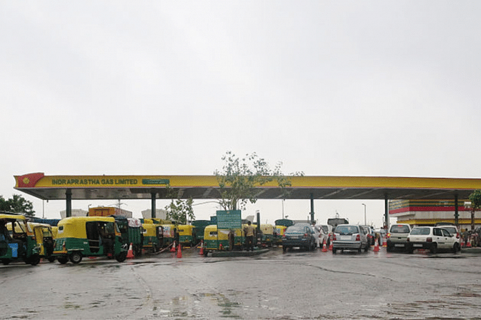 A CNG filling station of Indraprastha Gas Limited in Delhi | Commons