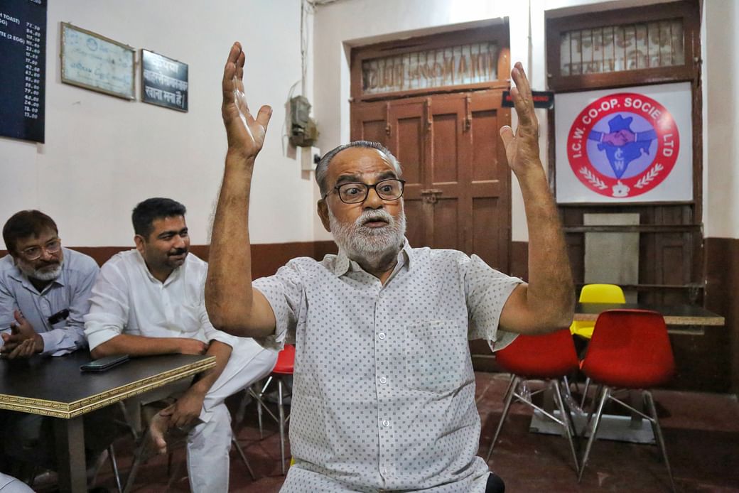 Nehruvian Congressman Baba Awasthi in the middle of a storytelling session | Suraj Singh Bisht, ThePrint