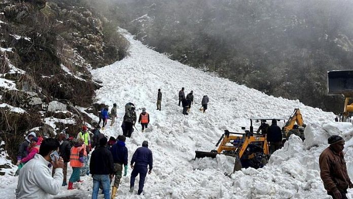 Rescue team members search for survivors after an avalanche in the northeastern state of Sikkim, on 4 April 2023 | Ministry of Defence/Handout via Reuters