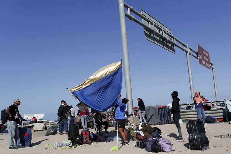 Peru Sends Military To Chile Border To Block Undocumented Migrants ...