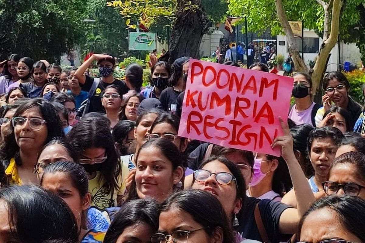 Protest by student bodies against the alleged harassment of students at Indraprastha College for Women | Photo: Twitter, @AISA_tweets