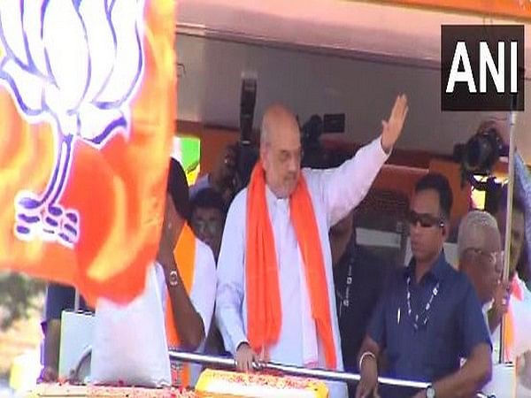 Karnataka Assembly polls: Amit Shah holds roadshow in Tumkuru