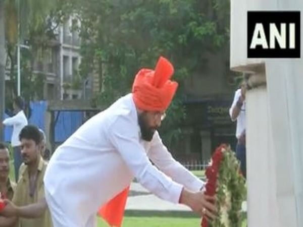 Eknath Shinde, Governor offer tributes to those who sacrificed lives for Samyukta Maharashtra Movement Eknath Shinde, Governor offer tributes to those who sacrificed lives for Samyukta Maharashtra Movement