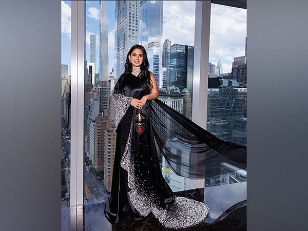 Oscars 2023: Deepika Padukone is sight to behold in an elegant off-shoulder black  gown. See Photos – India TV