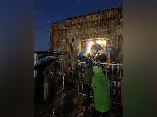 Registrations of pilgrims stopped till May 3 due to bad weather, snowfall in Kedarnath