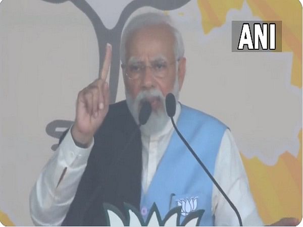 Congress asking for votes in name of retirement, JDS seeking survival of its 'family': PM Modi in Karnataka