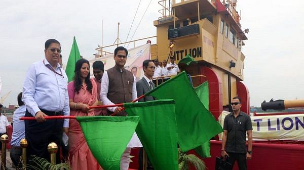 Kolkata port flags off first trial movement of cargo ship to Myanmar's Sittwe port
