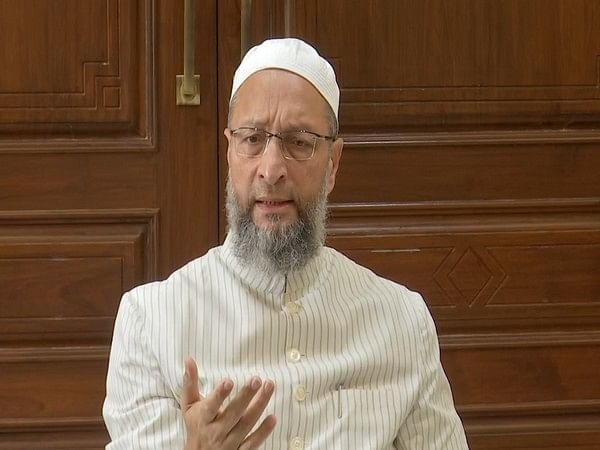 Congress, BJP demanding votes in Karnataka on basis of majority religion: Asaduddin Owaisi