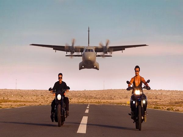 Akshay Kumar, Tiger Shroff lock Eid 2024 for 'Bade Miyan Chote Miyan' release