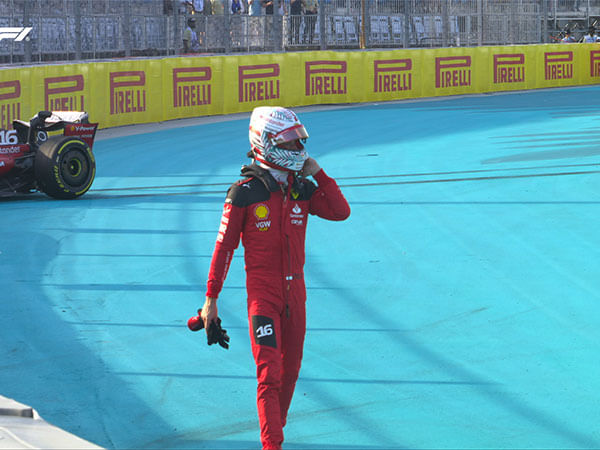 Miami Grand Prix: Red Bull's Verstappen sets fastest lap; Leclerc's Ferrari into barriers 