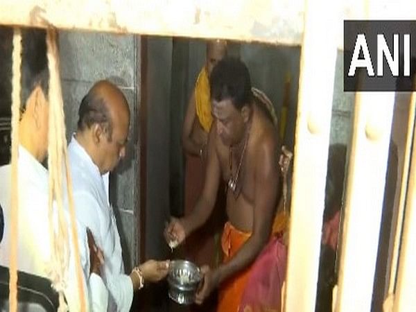 Karnataka: CM Bommai offers prayers at Saundatti Shri Renuka Yellama Temple in Belagavi