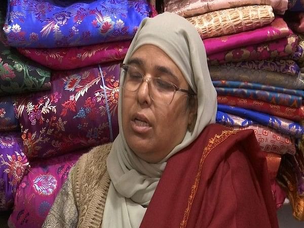 Srinagar woman entrepreneur achieves success selling fabrics by the kilogram