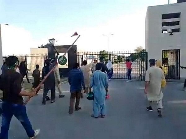 Pakistan Police arrests one suspect involved in attack on military's General Headquarters