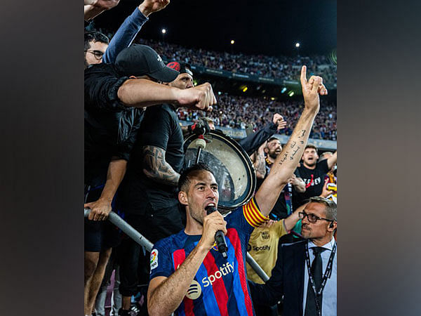 Sergio Busquets announces his retirement from professional football
