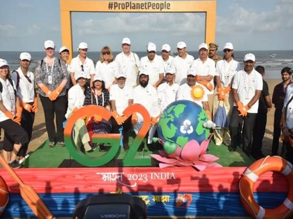 G20 Mega Beach Clean Up campaign at Mumbai's Juhu Beach