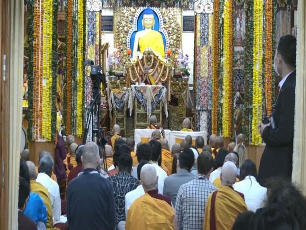 Tibetans, foreign followers offer long-life prayers for the Dalai Lama