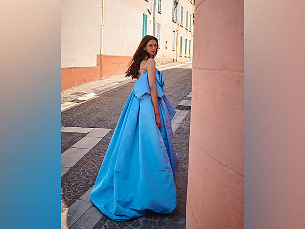 Cannes: Aditi Rao Hydari exudes princess vibes in blue gown, rumoured boyfriend Siddharth reacts