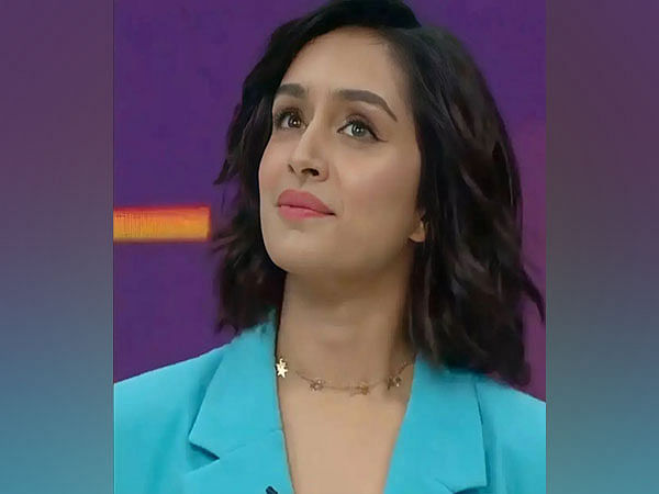 Check out 'Rainmaker' Shraddha Kapoor's response after downpour postones IPL Final