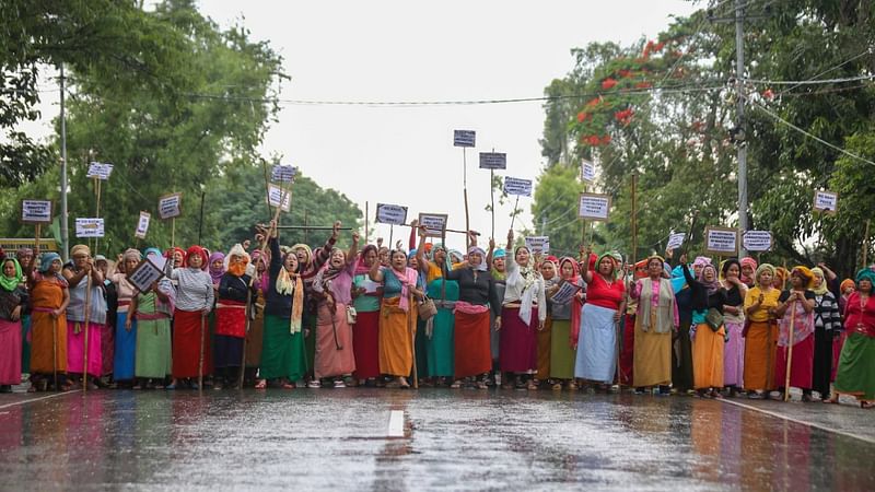 Women blocking main road connecting Imphal to Bishnupur & Churachandpur | Suraj Singh Bisht | ThePrint