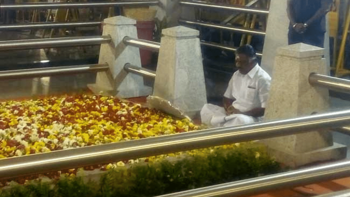 File photo of O Panneerselvam at Jayalalithaa memorial | Twitter: @ANI_News