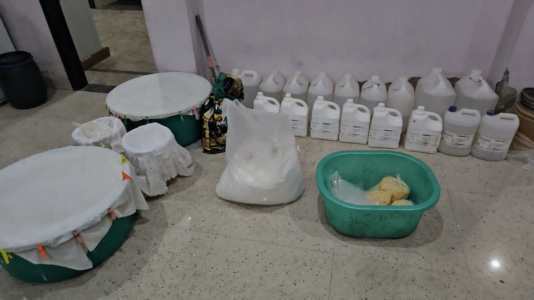  Chemicals like methyl alcohol, hypo phosphoric acid, hydrosulfuric acid, iodine crystals, among others seized by the police from Greater Noida apartment | By Special Arrangement