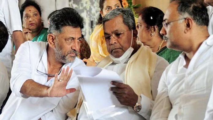 Former Karnataka Chief Minister Siddaramaiah and Karnataka Congress chief DK Shivakumar (Photo:ANI)