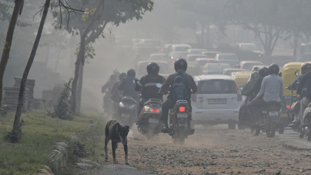Representational image | File photo of air pollution in Delhi | ANI
