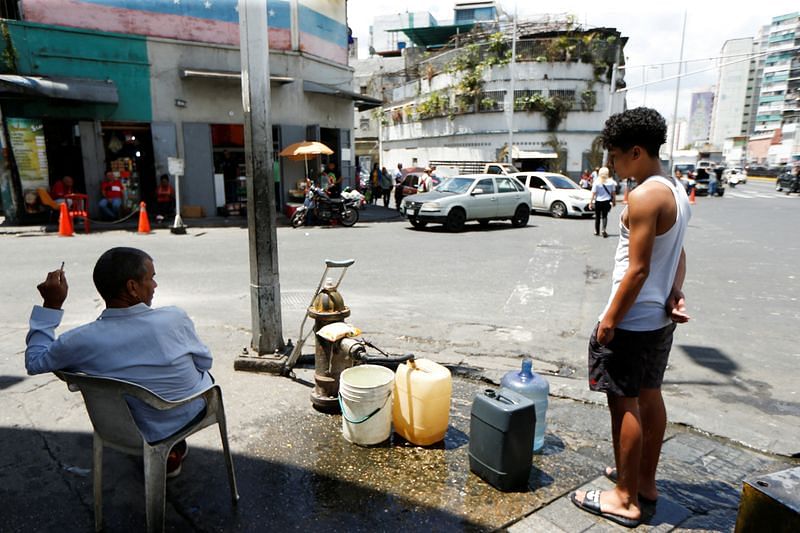 Las facturas de electricidad y agua en Venezuela aumentan a medida que se reducen los subsidios – ThePrint – ReutersFeed