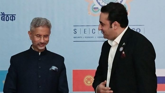 Jaishankar welcomes Pakistan's Foreign Minister Bilawal Bhutto prior to the Shanghai Cooperation Organisation (SCO) Foreign Ministers' meeting, in Goa, on 5 May 2023 | ANI photo