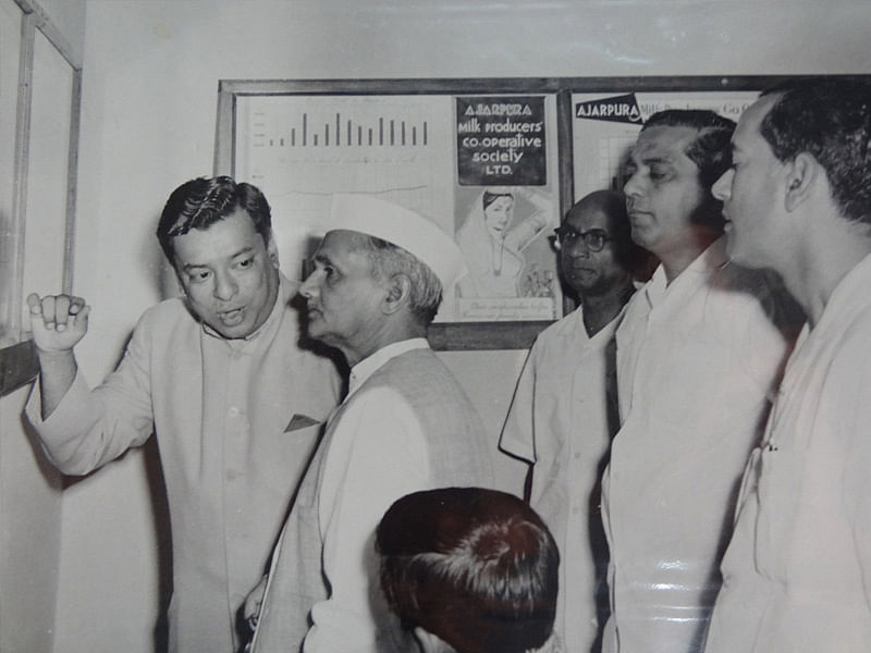 PM Lal Bahadur Shastri with Verghese Kurien at Anand in 1964