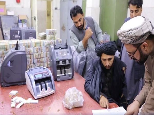 Afghanistan's Central Bank to collect worn-out banknotes, circulate new ones