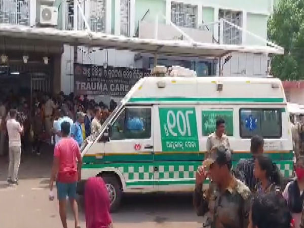 Odisha train accident: People queue up to donate blood for victims in Cuttack