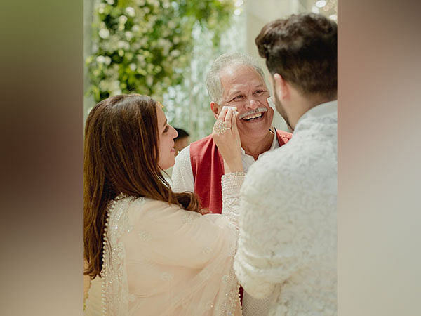 Parineeti Chopra wishes father on his birthday, shares throwback picture from her engagement
