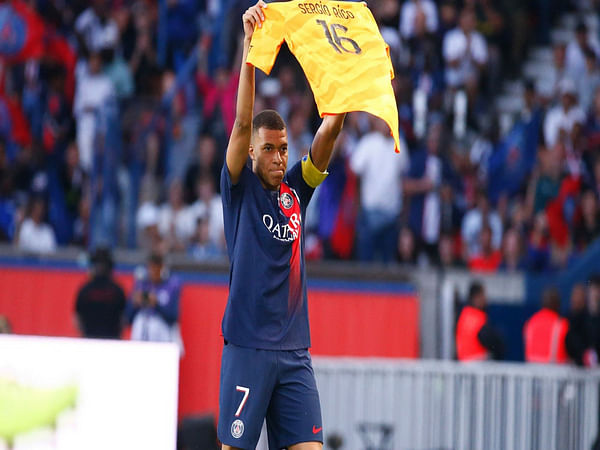 Paris Saint Germain pays special tribute to inured Sergio Rico