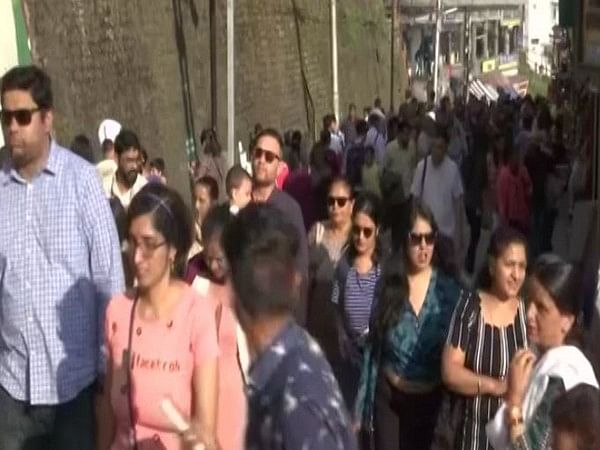 Himachal Pradesh: Tourists throng hill stations in Shimla to escape from scorching heat
