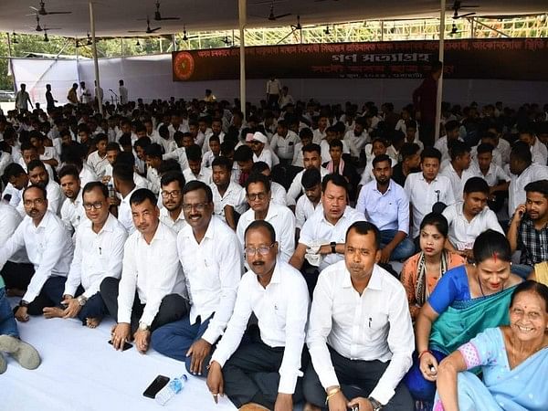 Assam: Students' union stages protest against govt's move to teach science, maths in English