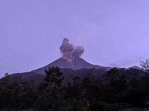 US: Officials Raise Alert Level For Hawaii's Erupting Kilauea Volcano