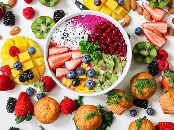 Colorful fresh foods improve athletes' eyesight: Study