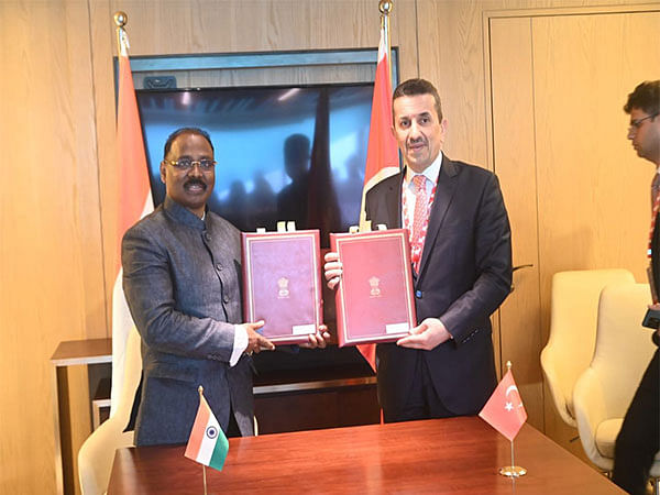 Pengawas Keuangan dan Auditor Jenderal India menandatangani MoU dengan SAI dari india, Turki